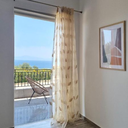 Almyros Aktis Seaview Apartment Kalamata Zewnętrze zdjęcie